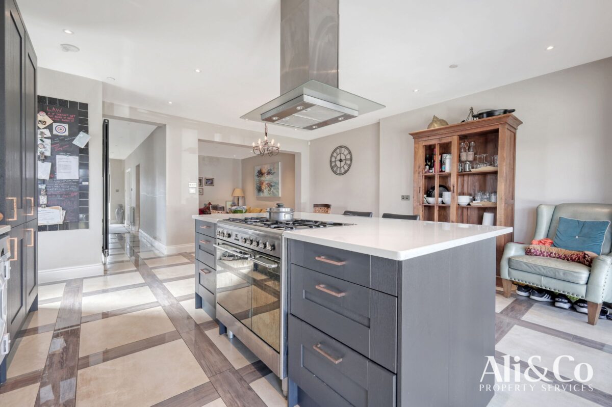 Southend Road, Grays