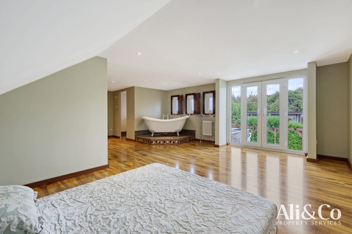 Turners Retreat, Marshfoot Road, Grays