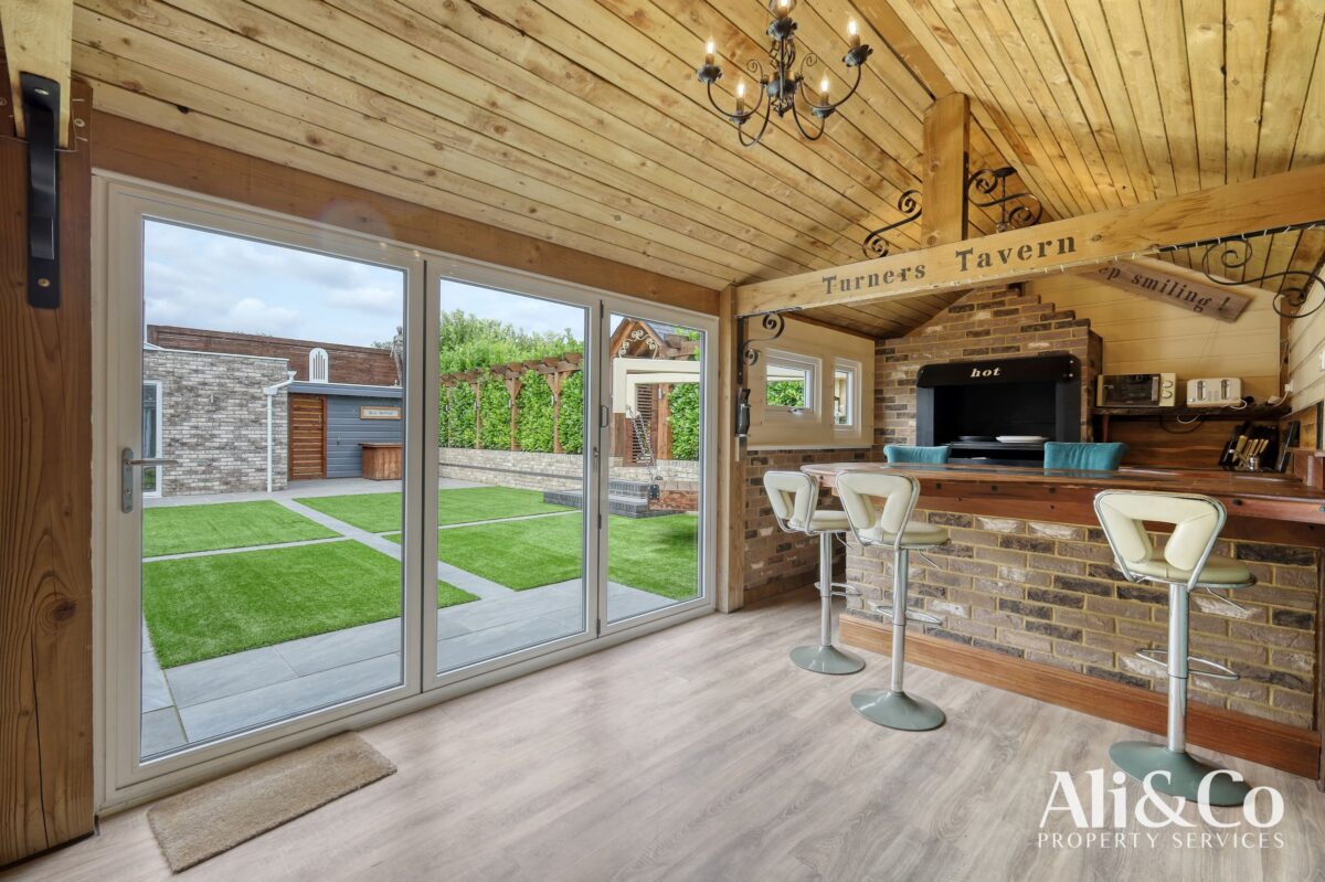 Turners Retreat, Marshfoot Road, Grays