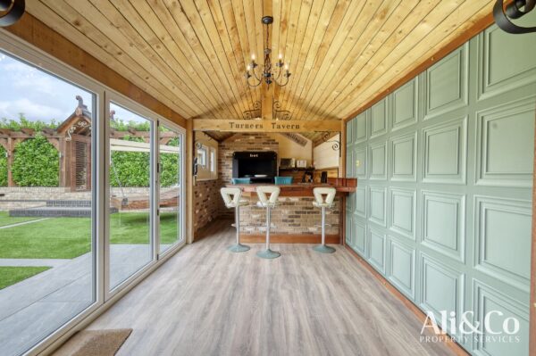 Turners Retreat, Marshfoot Road, Grays