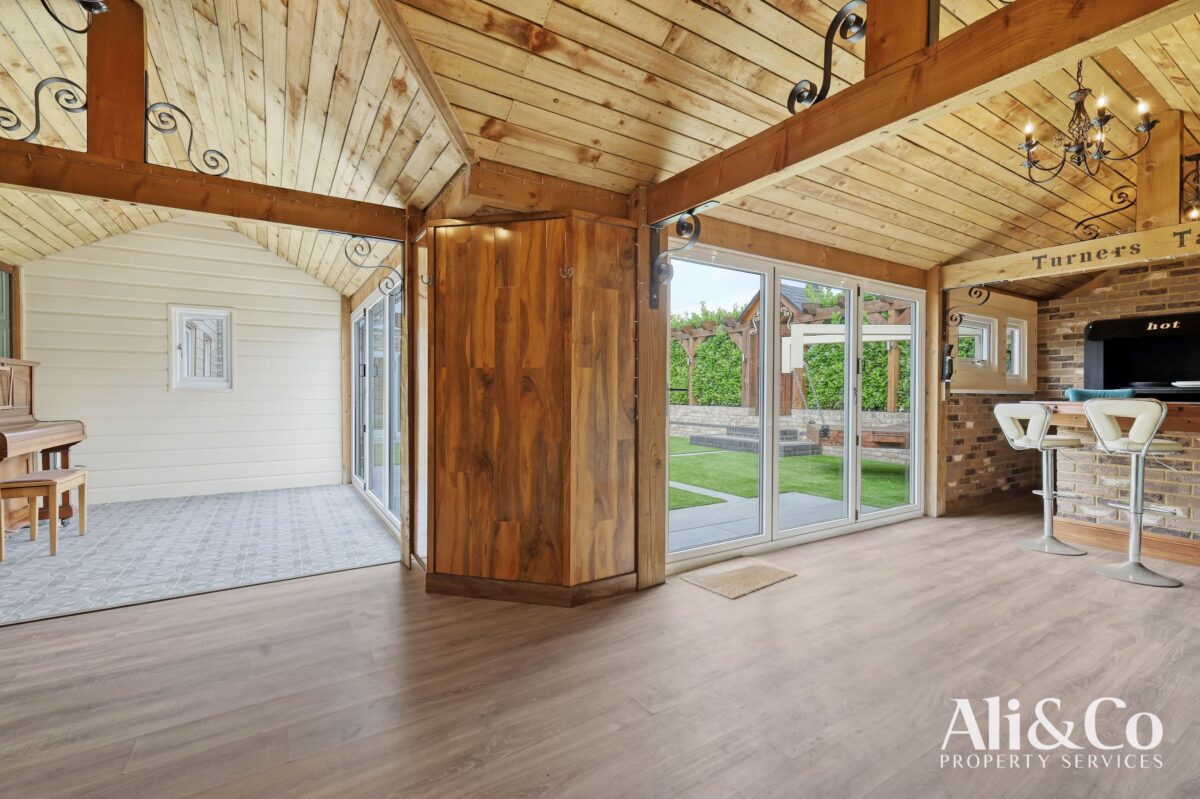 Turners Retreat, Marshfoot Road, Grays