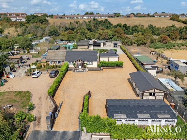 Turners Retreat, Marshfoot Road, Grays