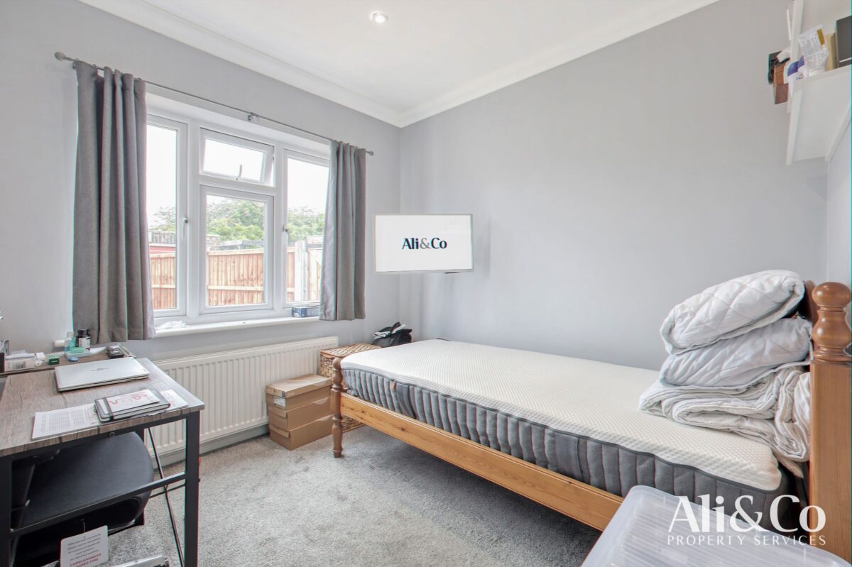 Howard Road, Upminster