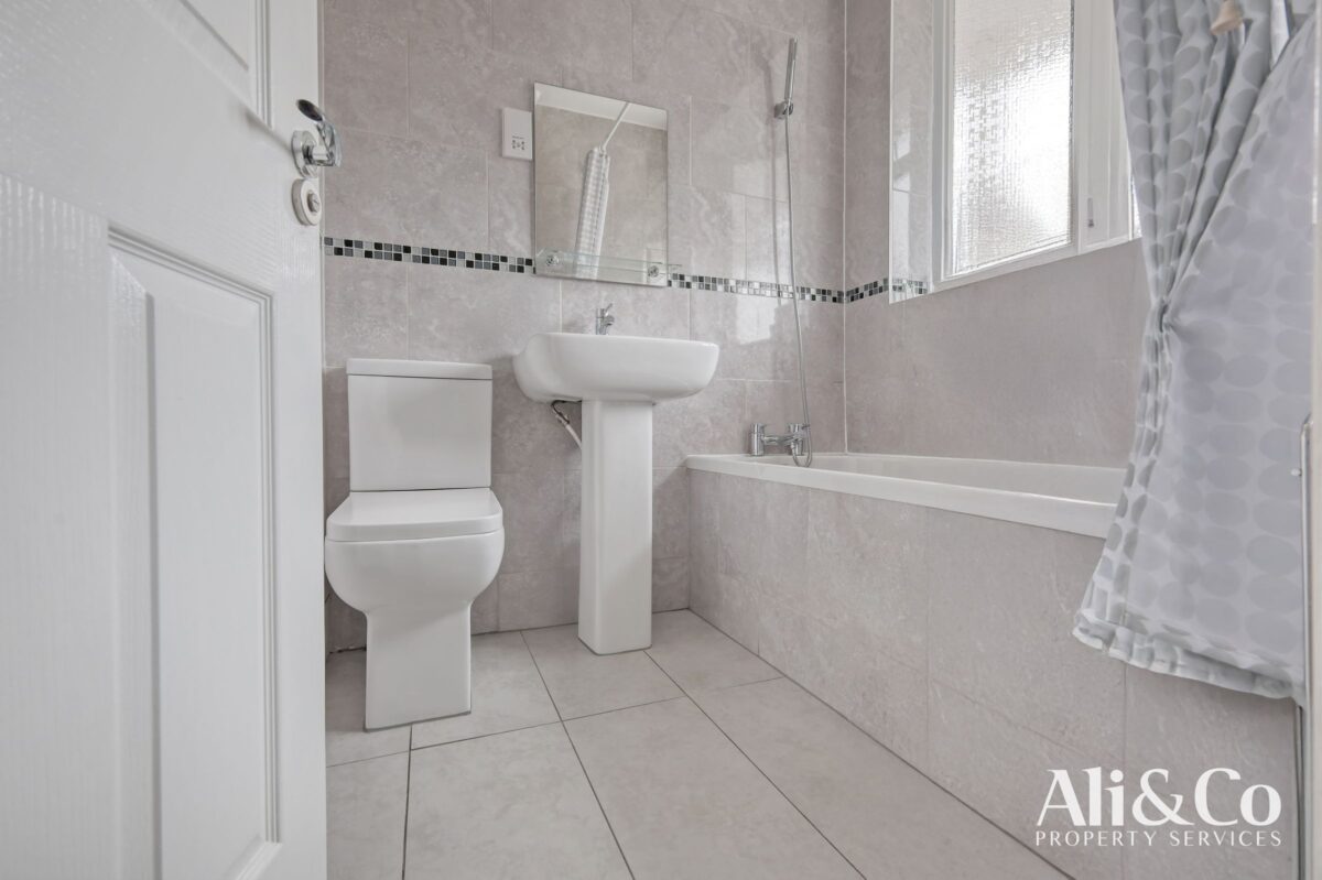 Howard Road, Upminster