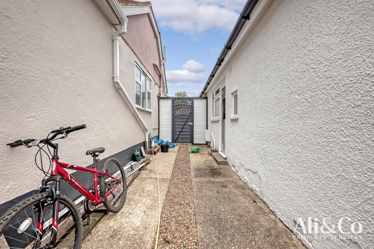 Howard Road, Upminster