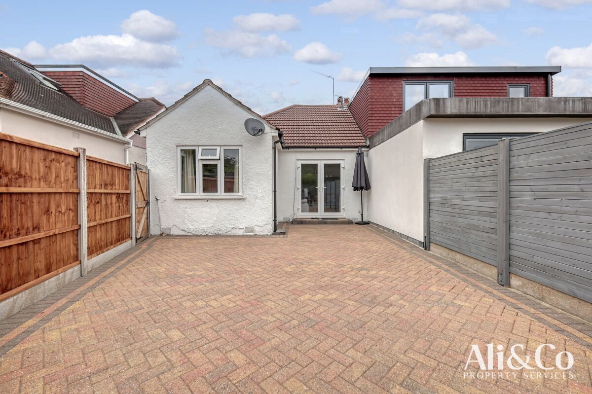 Howard Road, Upminster