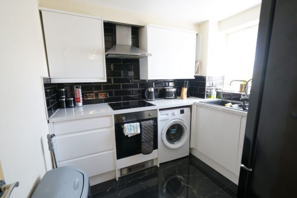 Flat , Kingfisher Heights, Hogg Lane, Grays