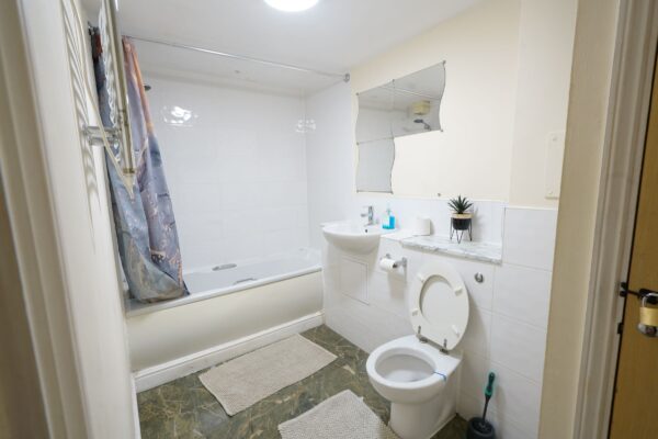 Flat , Kingfisher Heights, Hogg Lane, Grays