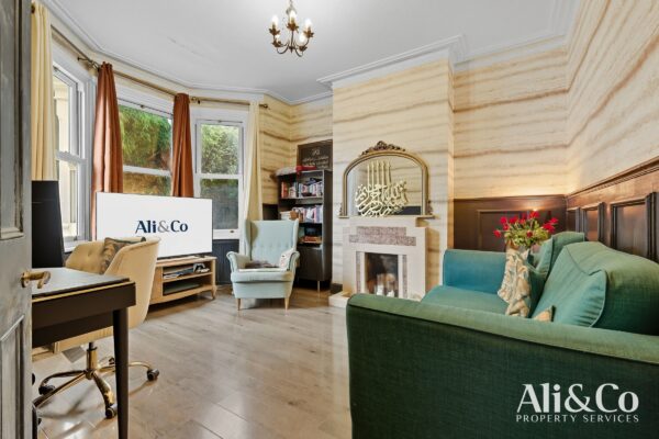 Whitehall Road, Grays