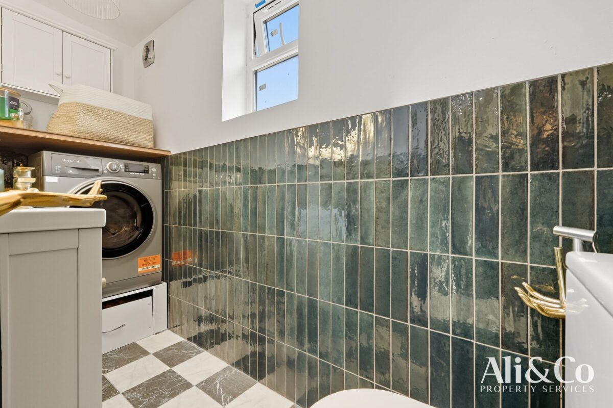 Whitehall Road, Grays