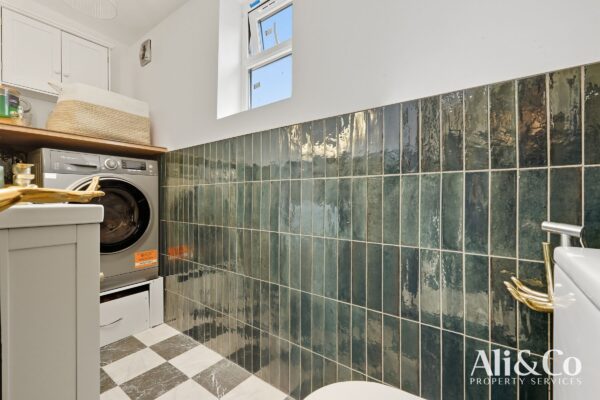 Whitehall Road, Grays