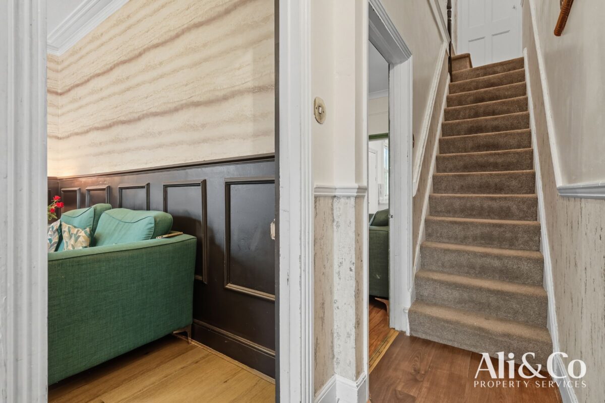 Whitehall Road, Grays