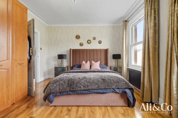 Whitehall Road, Grays