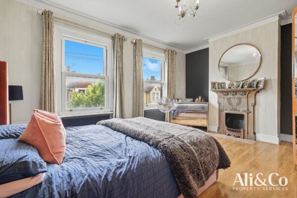 Whitehall Road, Grays