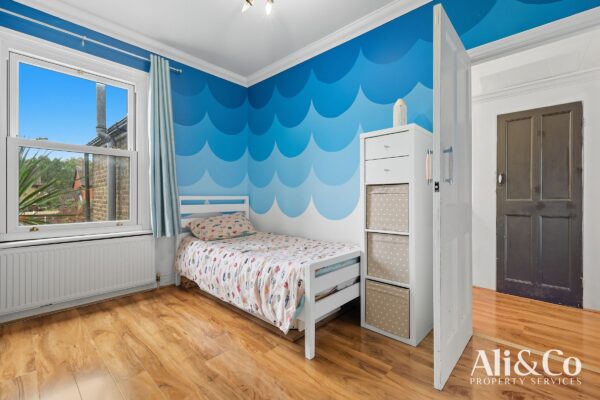 Whitehall Road, Grays