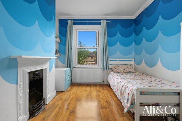 Whitehall Road, Grays