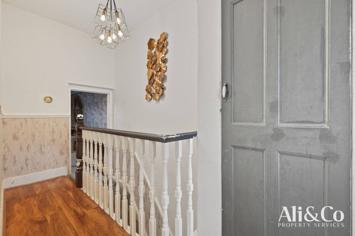 Whitehall Road, Grays