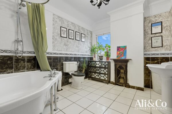 Whitehall Road, Grays