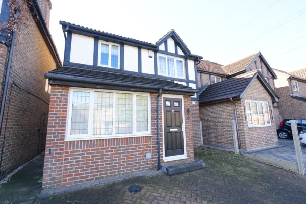 Francisco Close, Chafford Hundred, Grays