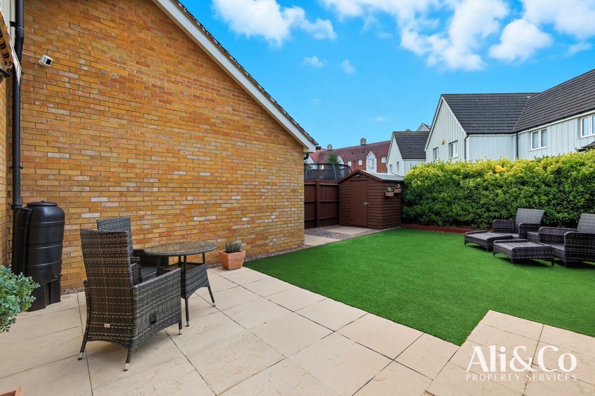 Woodside Close, Grays