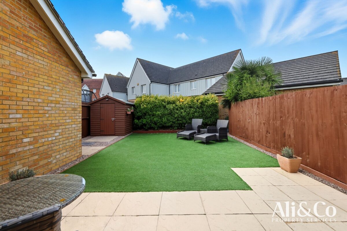 Woodside Close, Grays