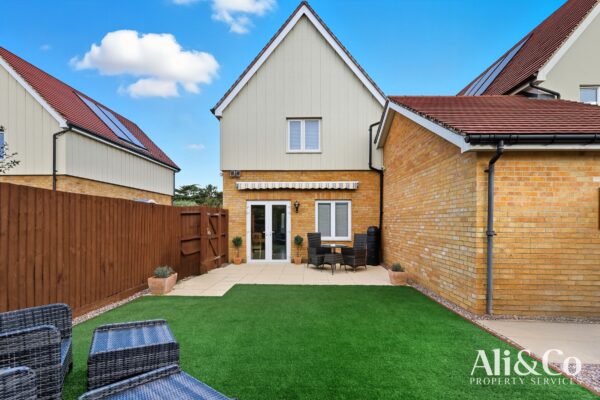 Woodside Close, Grays