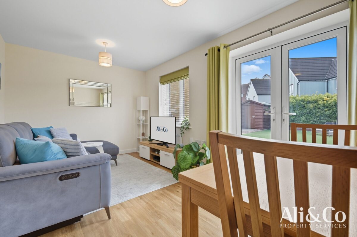 Woodside Close, Grays