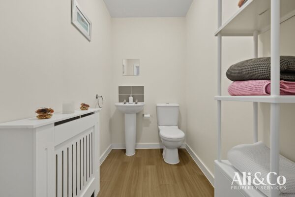 Woodside Close, Grays