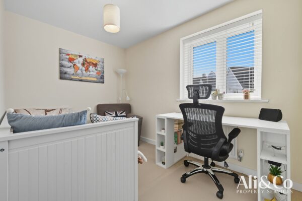 Woodside Close, Grays