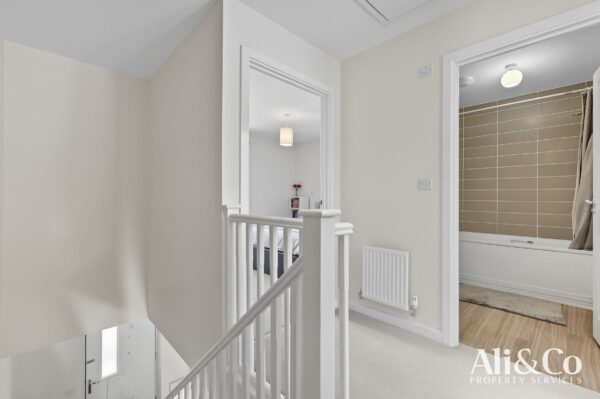 Woodside Close, Grays