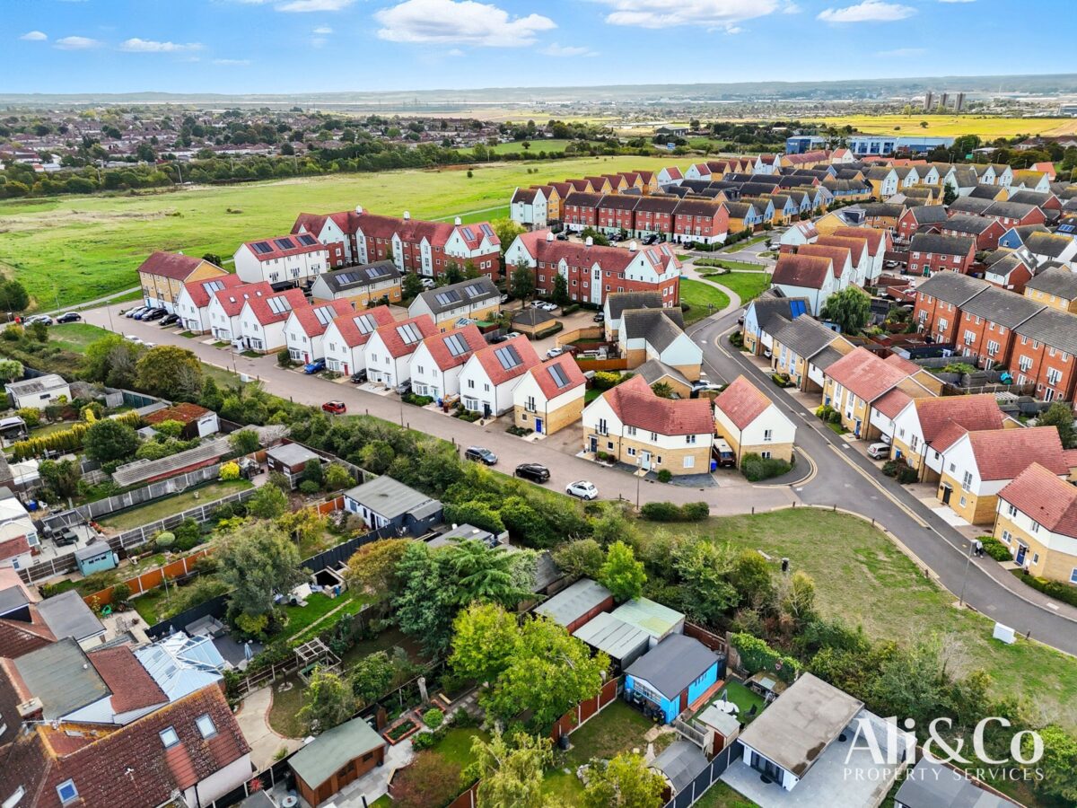 Woodside Close, Grays