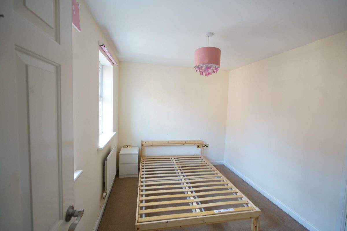 Cumberland Road, Chafford Hundred, Grays