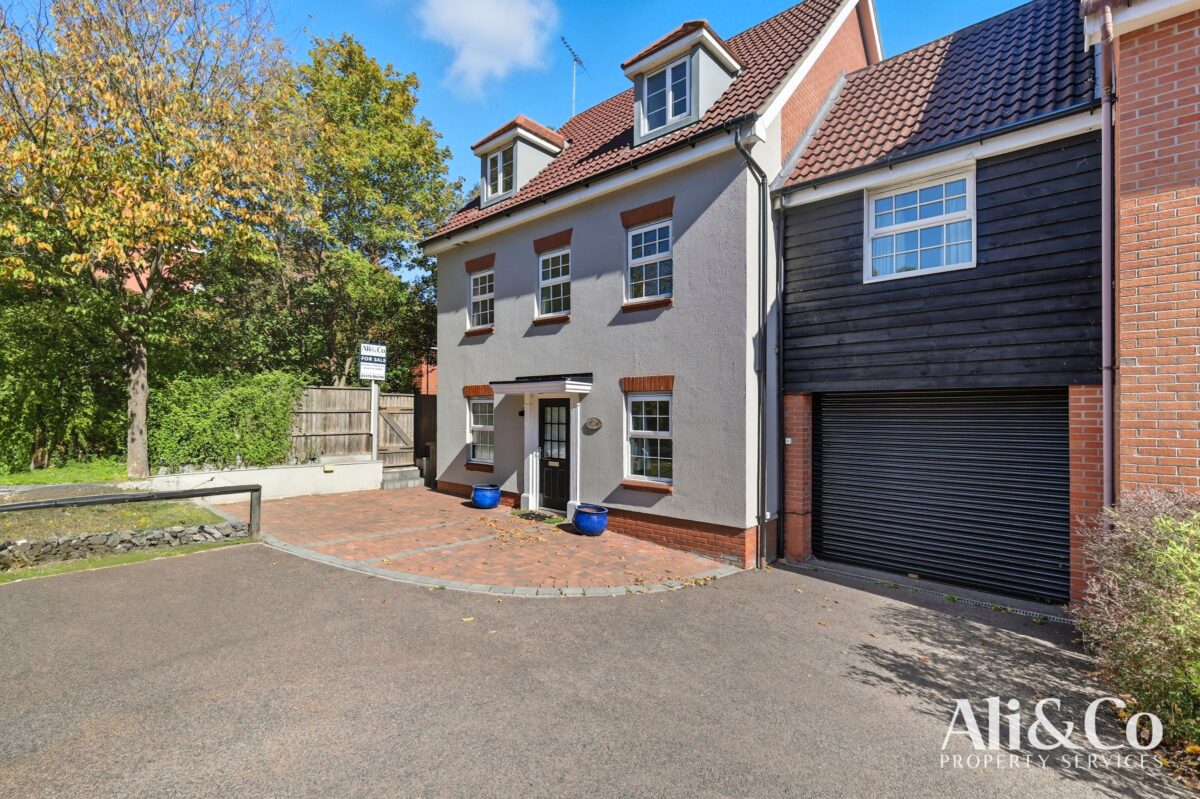 Frobisher Gardens, Chafford Hundred