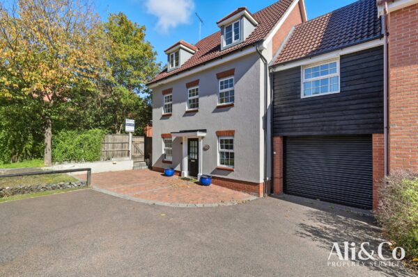 Frobisher Gardens, Chafford Hundred