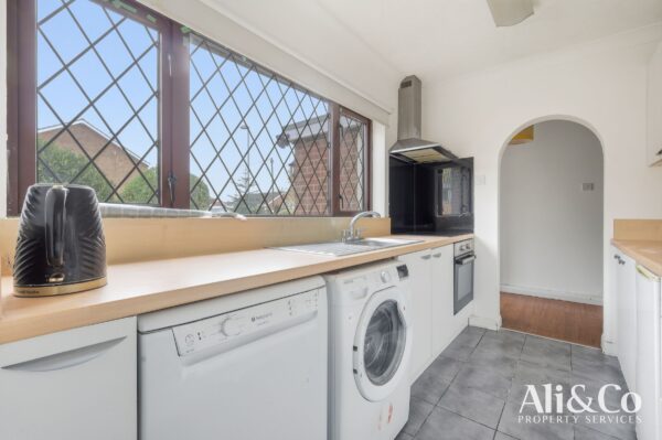 Waverley Gardens, Grays