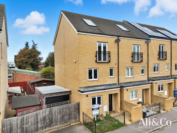 Fox Field Close, Grays