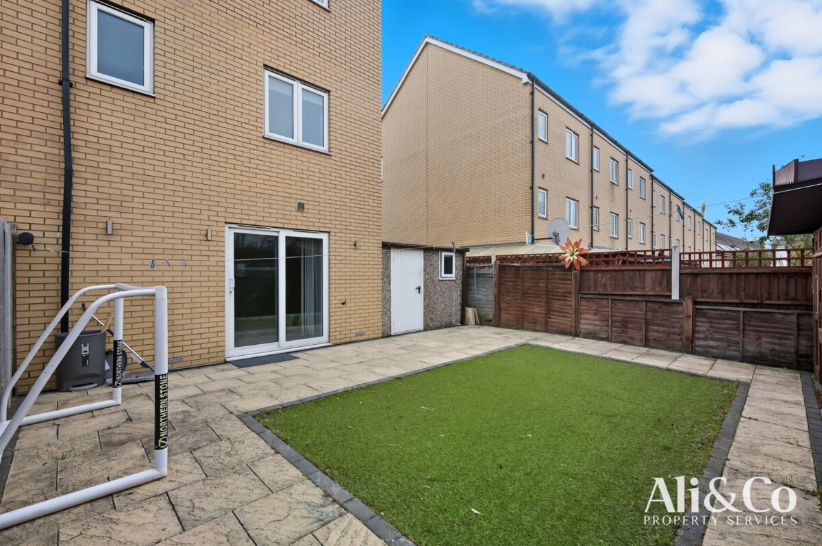 Fox Field Close, Grays