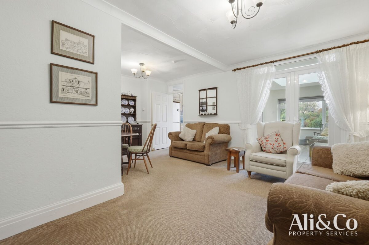 Connaught Avenue, Grays