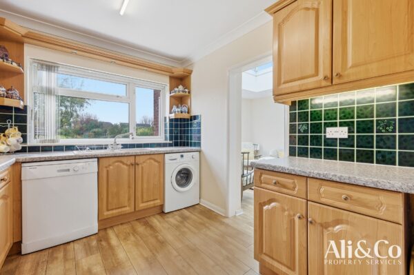 Connaught Avenue, Grays