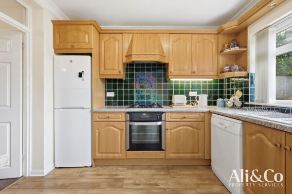 Connaught Avenue, Grays