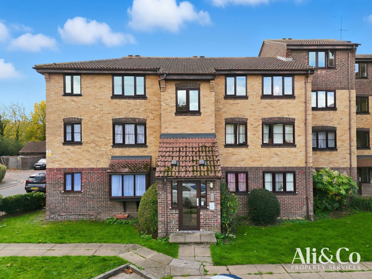 Conway Gardens, Grays