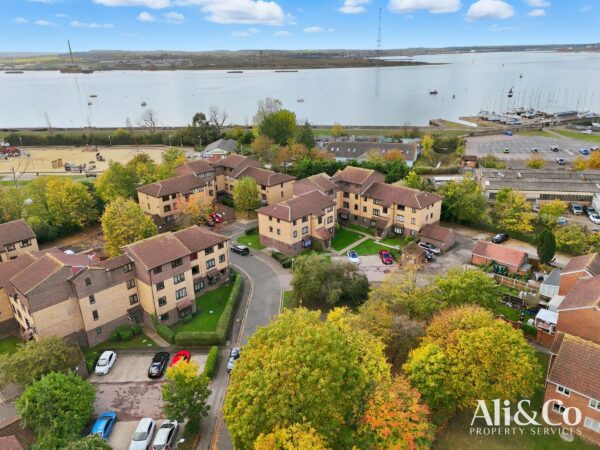 Conway Gardens, Grays