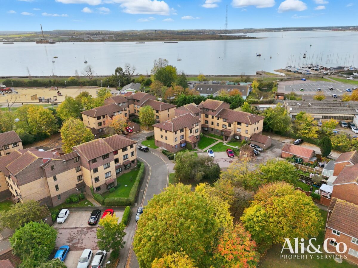 Conway Gardens, Grays