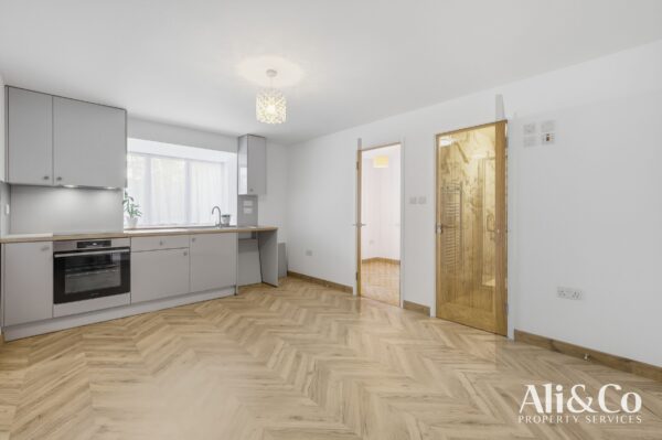 Conway Gardens, Grays