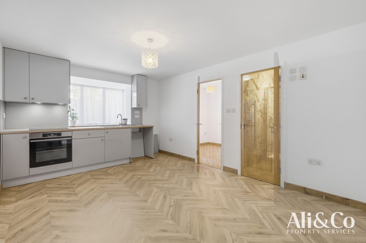 Conway Gardens, Grays