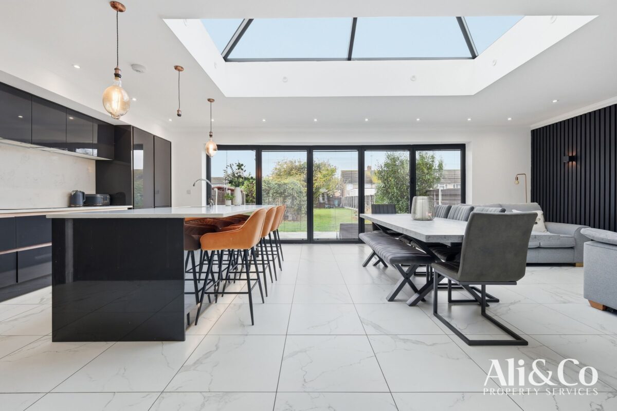 Windsor Avenue, Grays