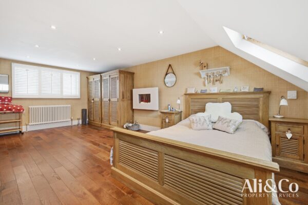 Victoria Avenue, Grays