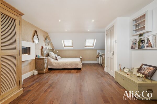 Victoria Avenue, Grays