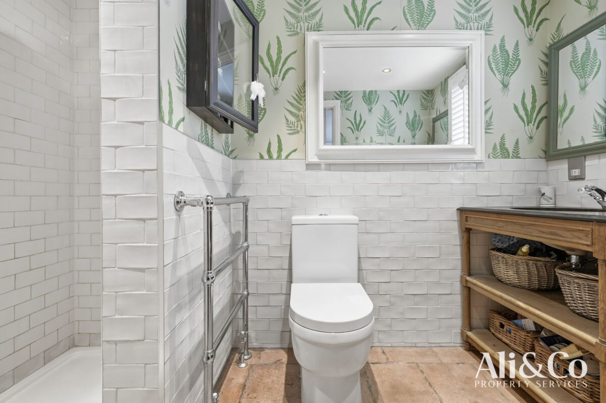 Victoria Avenue, Grays