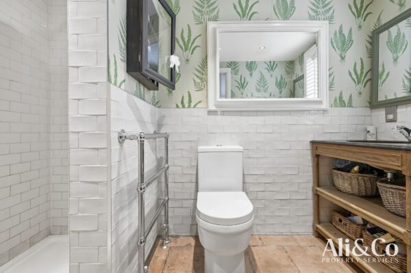 Victoria Avenue, Grays